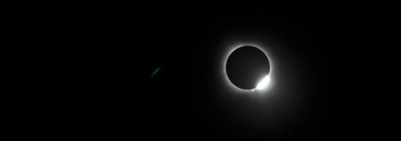 Solar eclipse plunges Illinois and Missouri into darkness as the celestial spectacle dazzles