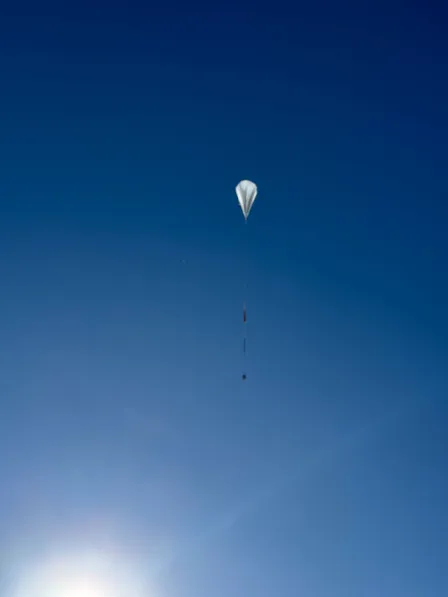 DR-TES ascending below the balloon.