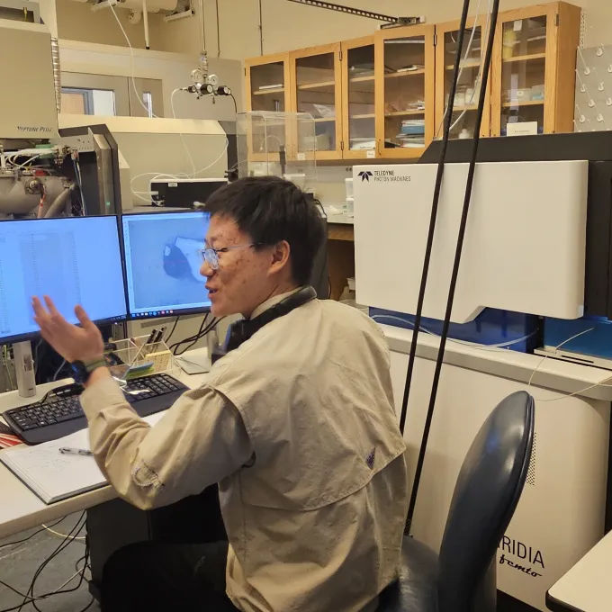 Seeing the Smallest Details: WashU’s New Femtosecond Laser